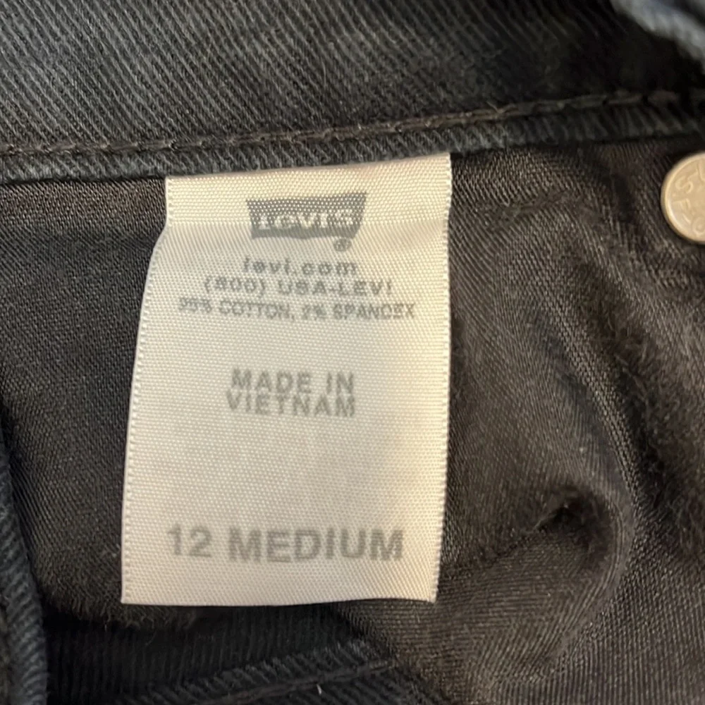 Levi’s 515 Black Jean shorts. Size 12 - Picture 4 of 4